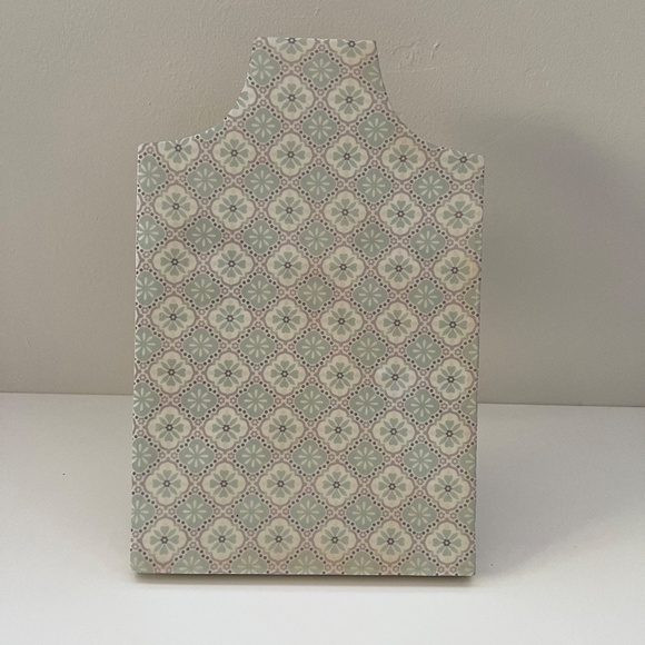 NEW Nicole Miller Decorative Wooden Tile-Inspired Necklace Display Easel Stand - Picture 1 of 4